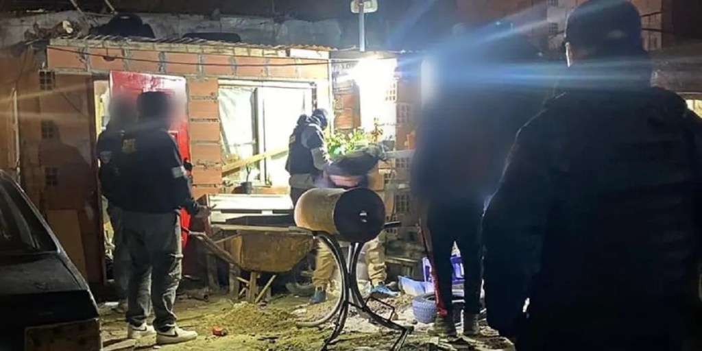 homicidio, Comodoro Rivadavia, Policía del Chubut, arma de fuego, ministro de Seguridad, Héctor Iturrioz, Javier Orellano, División de Investigaciones, Fiscalía, justicia penal, allanamientos, secuestro de pruebas, violencia, crimen, seguridad pública