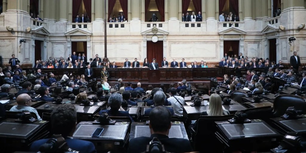 Presupuesto 2025, Congreso, Diputados, oficialismo, debate, economía 2025, bloques dialoguistas, inflación 2025, PBI 2025, dólar 2025, equilibrio fiscal, universidades, financiamiento docente, jubilaciones, obras públicas, recaudación impuestos