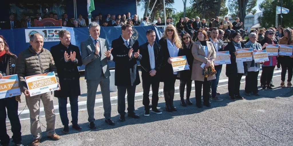 Rawson, 159 aniversario, Damián Biss, Gustavo Menna, gobierno provincial, planta potabilizadora, Parque Industrial, Puerto de Rawson, energías renovables, industria pesquera, Temporada de Toninas, gestión municipal, infraestructura, crecimiento, desarrollo, capital chubutense