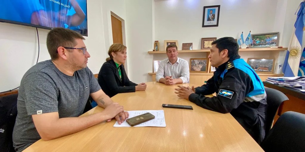 seguridad ciudadana, Rawson, Comisaría Capitalina, Daniel Fortunato Jara, Karina Barneche, gobierno municipal, seguridad en Rawson, Juan Emilio Villagrán, trabajo conjunto, seguridad en barrios, patrullaje preventivo, vigilancia, policía Rawson, coordinación policial, mejora seguridad, seguridad provincial