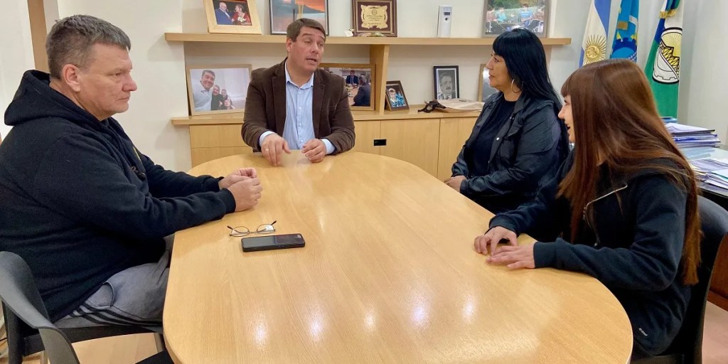 Constanza Miller, Damián Biss, Rawson, deporte, Rada Tilly, Torneo Federal, Gastón Williams, deporte local, competencias, entrenamiento, deportes ecuestres, caballo, municipio, fomento deportivo, clasificatorio, apoyo institucional