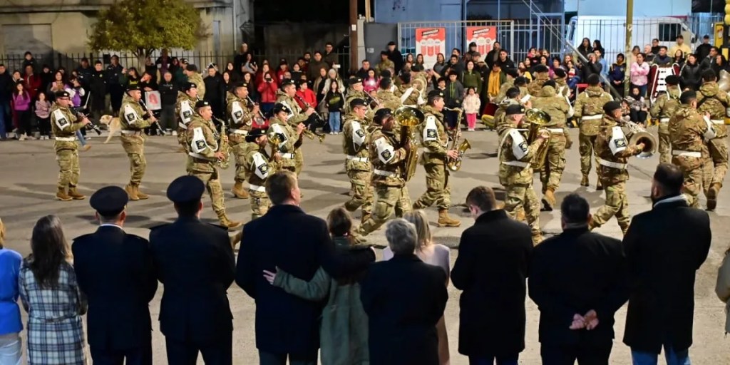 159° aniversario Rawson, bandas militares Chubut, Encuentro de Bandas, Damián Biss, Banda de la Policía del Chubut, Banda Capitán Luis Candelaria, Banda Malvinas Argentinas, Esquel, Comodoro Rivadavia, Sarmiento, desfile cívico militar, aniversario Rawson 2024, Playa Unión, Gimnasio Héroes de Malvinas, oficial Darío Quintramán, septiembre 2024