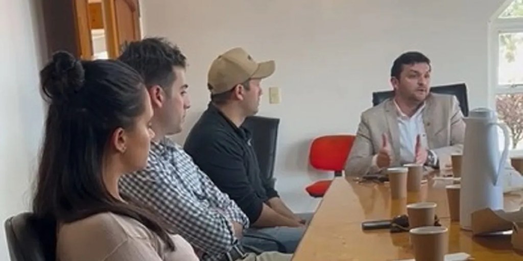 Chubut, capacitación laboral, exportación de conocimiento, Nicolás Zarate, CIMA, CAMAD, Ignacio Torres, empleo, Industria del Conocimiento, digitalización, Puerto Madryn, oportunidades de empleo, mercado laboral, trabajo, desarrollo provincial, jóvenes