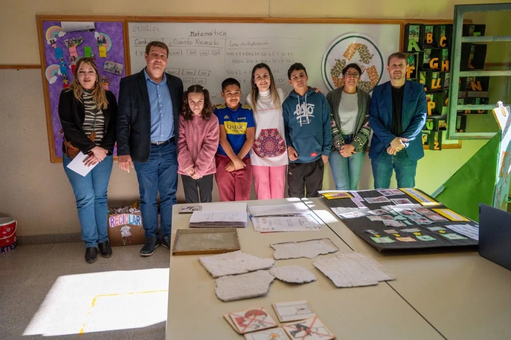 Rawson, Escuela 509, Damián Biss, Feria Nacional de Ciencias, pictogramas, inclusión, discapacidad, Programa Nacional de Ferias de Ciencias, Aylen Ríos, Rocío Duarte, educación inclusiva, accesibilidad, estudiantes, tecnología, feria de ciencias