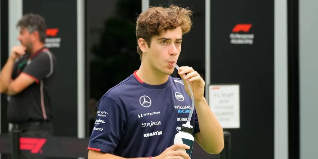 Franco Colapinto, Sauber, Fórmula 1, Audi F1, Nico Hulkenberg, Valtteri Bottas, Mick Schumacher, Gabriel Bortoleto, Williams F1, Mattia Binotto, piloto argentino, Gran Premio de Brasil, Gran Premio de Las Vegas, F1 2025, Franco Colapinto, Gran Premio de Singapur, Fórmula 1, Williams, Charles Leclerc, Lando Norris, Ferrari, Max Verstappen, Carlos Sainz, Alex Albon, Yuki Tsunoda, Mercedes, George Russell, Marina Bay, clasificación