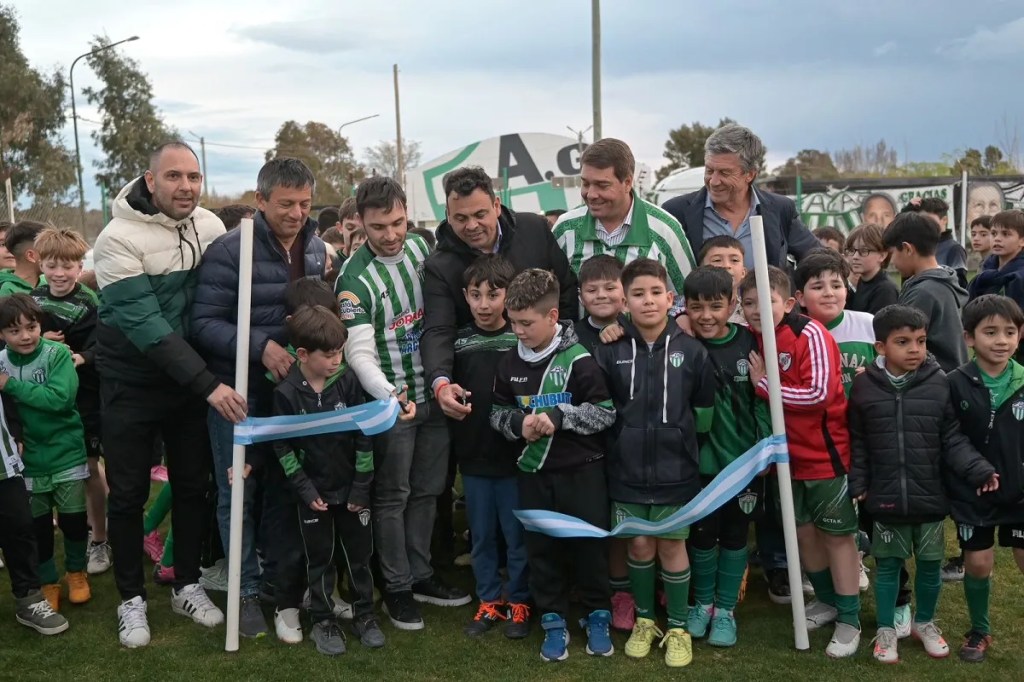 Club Germinal, aniversario, Rawson, Ignacio Torres, Chubut, obras deportivas, cancha de fútbol, apoyo estatal, deportes, hockey, infraestructura, Chubut Deportes, Damián Biss, Alejandro Yañez, clubes deportivos, vestuarios, aniversario club