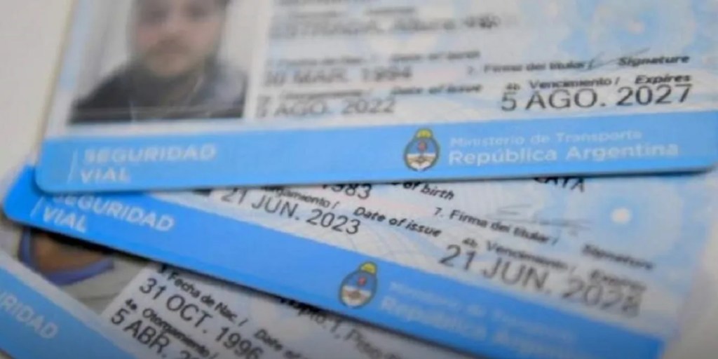 carnets de conducir, Trelew, escasez de insumos, trámites municipales, licencias de conducir, retiro de carnets, Municipalidad de Trelew, insumos nacionales, trámites en Trelew, servicios municipales, documentación, tránsito en Trelew, renovación de licencias, trámites administrativos, noticias Trelew