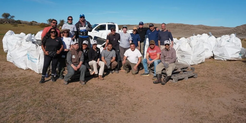 limpieza costera, Península Valdés, residuos plásticos, conservación ambiental, Chubut, Ignacio Torres, áreas protegidas, Mar Patagónico, pesca sostenible, gestión ambiental, contaminación marina, Playa Cormoranes, Punta Alta, protección de costas, biodiversidad patagónica