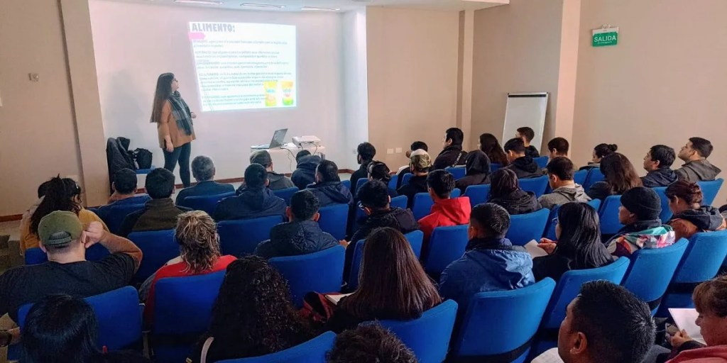 manipulación de alimentos, Trelew, curso de alimentos, certificación nacional, libreta sanitaria, comercio alimenticio, capacitación, Centro Astronómico, Municipalidad de Trelew, seguridad alimentaria, Claudia Rodal, inscripción, cupos completos, curso de septiembre, Trelew certificación, capacitaciones Trelew, sanidad