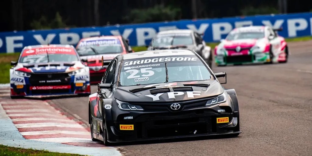 Marcelo Ciarrocchi, TC2000, Concepción del Uruguay, Gabriel Ponce de León, Tiago Pernía, Leonel Pernía, Matías Rossi, Toyota, Renault, 200 kilómetros de Buenos Aires, campeonato TC2000, automovilismo argentino, fin de semana perfecto, neumáticos, carrera accidentada
