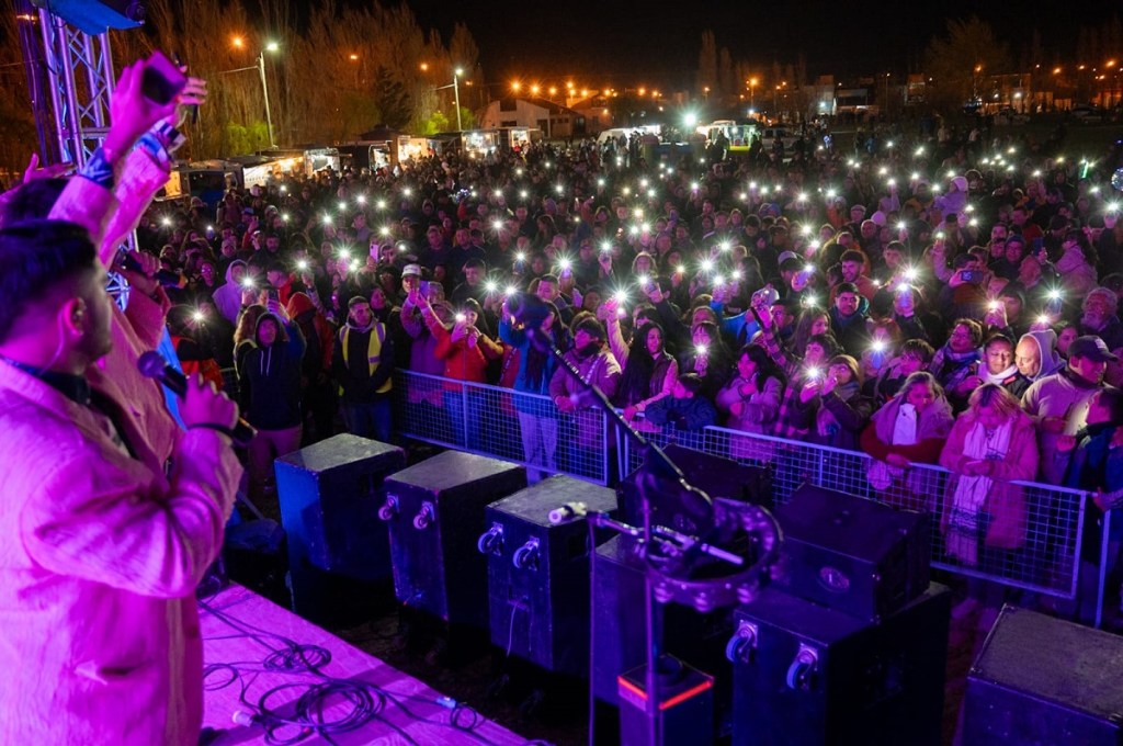 159 aniversario, Rawson, Los Palmae, festival aniversario, Noche de Cumbias, Sudestada, Damián Biss, Daniel Tamame, cultura, asado popular, clubes deportivos, música en vivo, sorteos, feriantes, artesanos, cumbia, celebración municipal