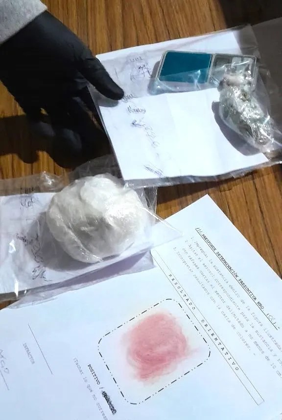 Policía del Chubut, Trelew, allanamientos, hurto automotor, drogas, armas, camioneta robada, estupefacientes, inhibidores de señal, delincuencia organizada, seguridad, Justicia, narcotráfico, armas de fuego, dinero en efectivo, secuestro de drogas