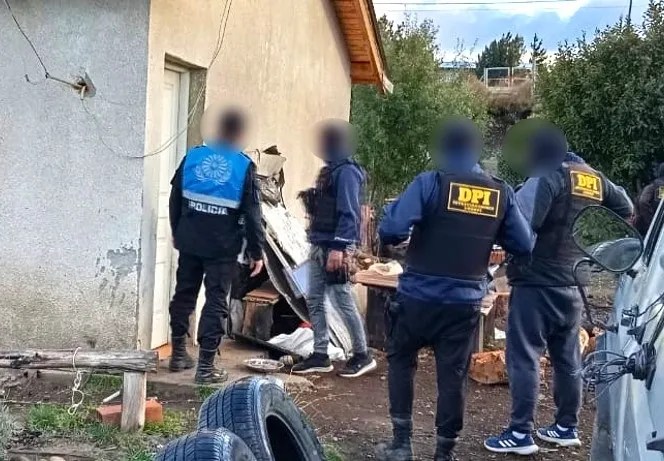 Policía del Chubut, violencia de género, robos, allanamientos, Comodoro Rivadavia, Trelew, Epuyén, armas de fuego, secuestro de armas, municiones, Ministerio Público Fiscal, Comisaría de la Mujer, Comarca Andina, investigaciones policiales, seguridad pública