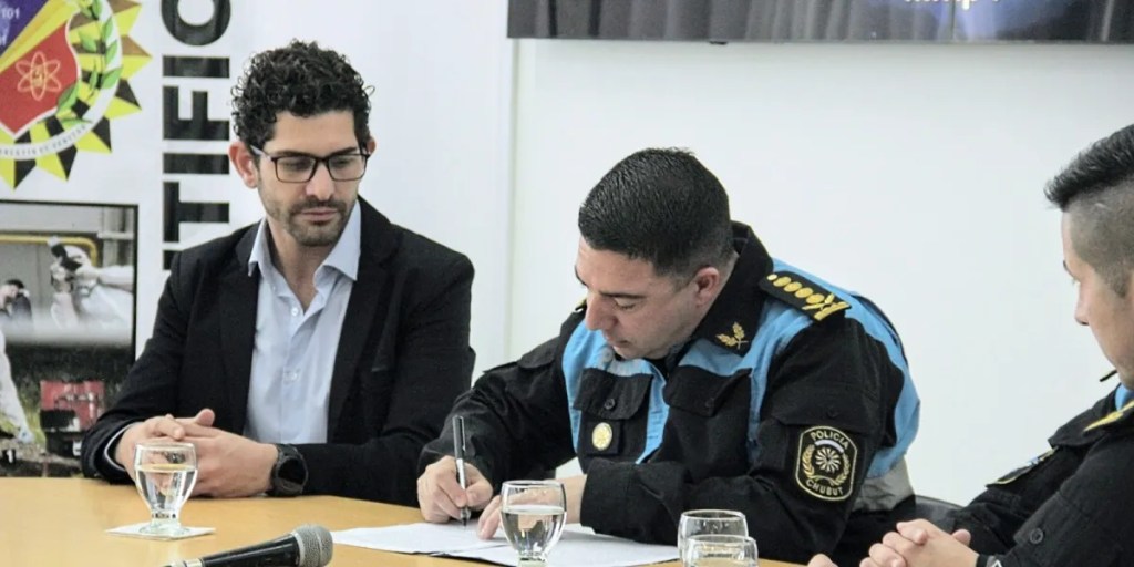 La Policía Científica de Chubut incorpora microscopio de alta precisión gracias a&nbsp;ALUAR