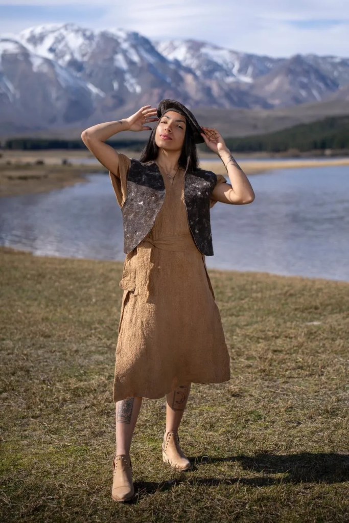 Puro Diseño 2024, Chubut, desfile de moda, diseño argentino, artesanías, industria cultural, Subsecretaría de Cultura Chubut, María Elena Gómez, Ruca Lamngen, diseño textil, Buenos Aires, creatividad, industrias creativas, moda argentina, artesanía patagónica