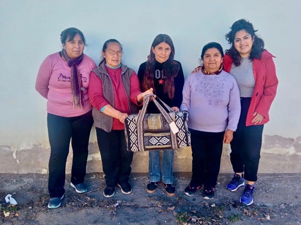 Puro Diseño 2024, Chubut, desfile de moda, diseño argentino, artesanías, industria cultural, Subsecretaría de Cultura Chubut, María Elena Gómez, Ruca Lamngen, diseño textil, Buenos Aires, creatividad, industrias creativas, moda argentina, artesanía patagónica