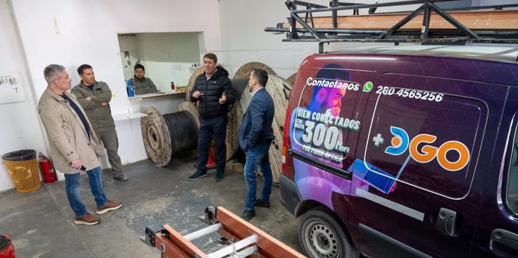 Red Uno, Rawson, internet, conectividad, Damián Biss, empleo, tecnología, fibra óptica, Puerto Madryn, crecimiento, servicios de internet, economía local, Nicolás Zurakoski, Alejandro Castro, desarrollo, empresa tecnológica