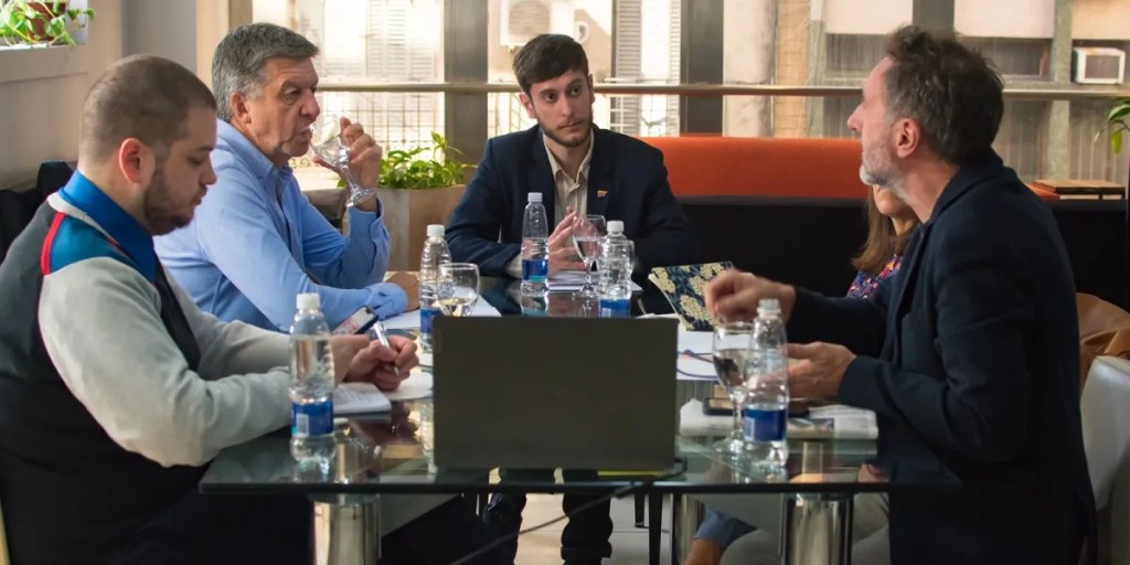 Hidrógeno Verde, Chubut, transición energética, Ignacio Torres, Gustavo Menna, Globe Argentina, Plataforma H2, Juan Carlos Villalonga, Círculo de Políticas Ambientales, economía verde, desarrollo industrial, energías renovables, empleo verde, Chubut en Buenos Aires, marco regulatorio, sostenibilidad, Grupo TES