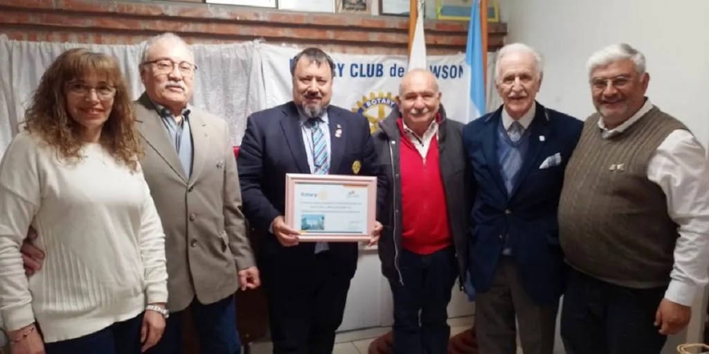 Richard Yas, Rotary Club Rawson, distrito 4921, ladrillos de papel, Servicio Penitenciario Federal, Unidad 6, botellas de amor, Toma la Voz, Raúl Montoya, Graciela Walker, Silvana Signorelli, Rotary Internacional, intercambio de estudiantes, Rawson Chubut, impacto ambiental, programas ecológicos