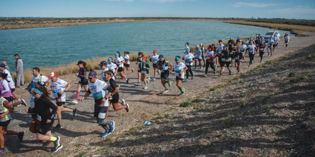 Rawson, carrera de obstáculos, Cross Aniversario, El Elsa, Mauro Cortez, Damián Biss, Gastón Williams, Natalia García, La Tribu de Atletas, deportes, eventos deportivos, atletas, Municipalidad de Rawson, turismo Rawson, actividad física