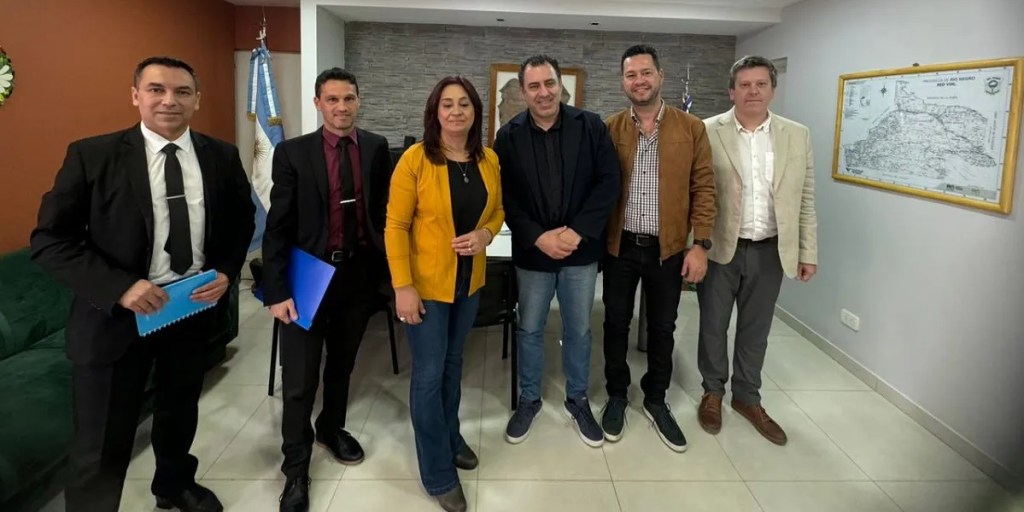 Banco del Chubut, Sierra Grande, Río Negro, Ignacio Torres, expansión bancaria, energía eólica, hidrógeno verde, Roxana Fernández, desarrollo económico, Patagonia, inversiones, proyectos energéticos, Jorge Rubiolo, servicios financieros, infraestructura energética, colaboración interprovincial