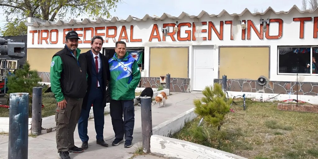 Gerardo Merino, intendente Trelew, Tiro Federal Argentino, deporte Trelew, formación deportiva, colaboración municipal, tiro deportivo, tiro con arco, asociación civil, evento provincial, instalaciones deportivas, contención social, infraestructura deportiva, promoción del deporte, entidades deportivas, Trelew