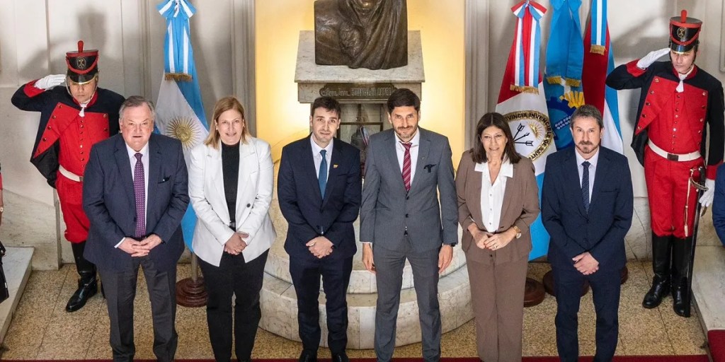 Chubut y Santa Fe firman acuerdos para fortalecer la industria y el&nbsp;turismo