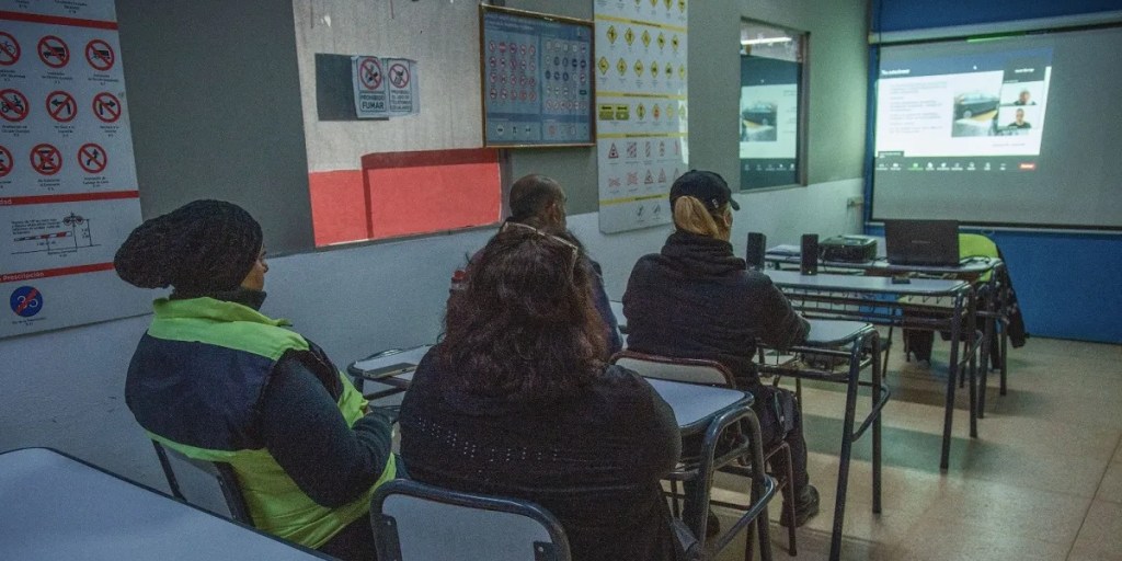 Rawson, seguridad vial, capacitación, Agencia Nacional de Seguridad Vial, Sistema Nacional de Licencias de Conducir, educación vial, inspectores de tránsito, velocidad y conducción, Fabián González, tránsito municipal, normativa de tránsito, Centros Emisores de Licencias, motovehículos, certificación, Zoom, conducción segura