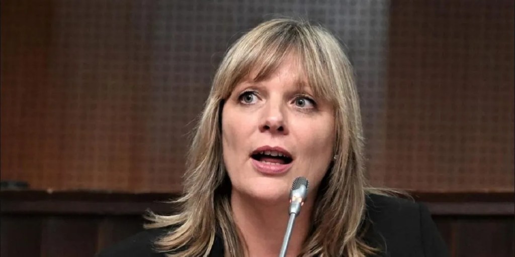 Vanesa Abril, Ley de Financiamiento Universitario, veto presidencial, Javier Milei, universidades públicas, desfinanciamiento, presupuesto 2025, Consejo Interuniversitario Nacional, CIN, educación pública, financiamiento educativo, legislatura, formación universitaria, sistema educativo, educación superior, igualdad de oportunidades