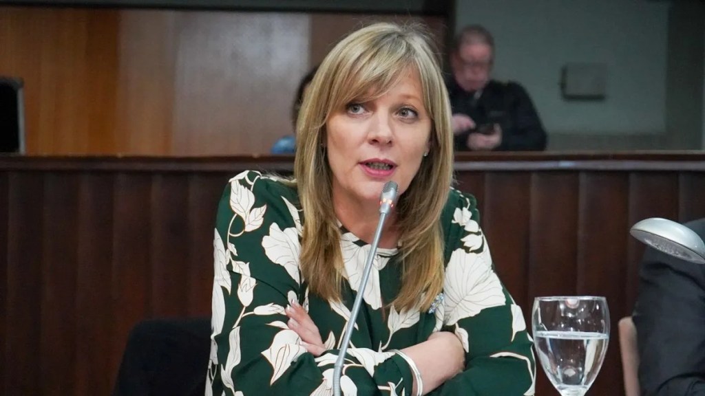 Juegos Evita, Vanesa Abril, Chubut, deporte, recorte de disciplinas, jóvenes, participación deportiva, inclusión, política pública, Gobierno Nacional, legislatura, provincia, competencia deportiva, oportunidad, juventud, política de inclusión, Vanesa Abril, diputada provincial, universidad pública, veto presidencial, financiamiento universitario, Comodoro Rivadavia, #MarchaFederalUniversitaria, educación superior, presupuesto 2025, movilización, educación pública, protesta, estudiantes, docentes, ley de financiamiento universitario, Argentina, Vanesa Abril, Javier Milei, INDEC, pobreza, inflación, política económica, ajuste, jubilados, PyMEs, transporte, tarifas, salarios, Canasta Básica, industria, desempleo, Vanesa Abril, jubilados, Ley de Movilidad Jubilatoria, veto presidencial, represión a jubilados, Milei, Congreso de la Nación, canasta básica, jubilación mínima, aumento de tarifas, derechos de jubilados, PRO, radicalismo, represión, clase trabajadora, políticas públicas, gasto público, seguridad federal