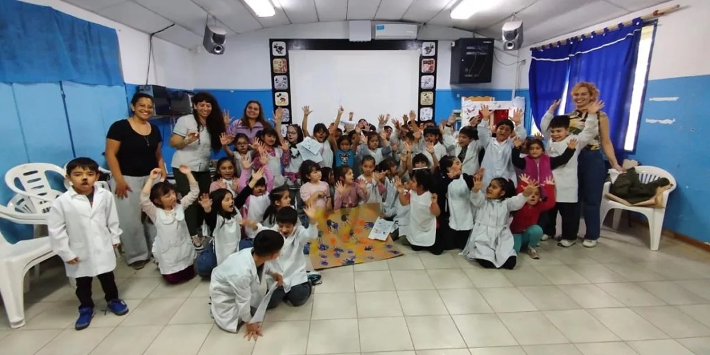 tenencia responsable, mascotas, Rawson, Veterinaria en la Ciudad, Noelia Sánchez, castración masiva, sobrepoblación de animales, Escuela N°47, educación infantil, salud animal, rabia, prevención de enfermedades, cuidado de mascotas, campaña de castración, animales domésticos, charlas educativas