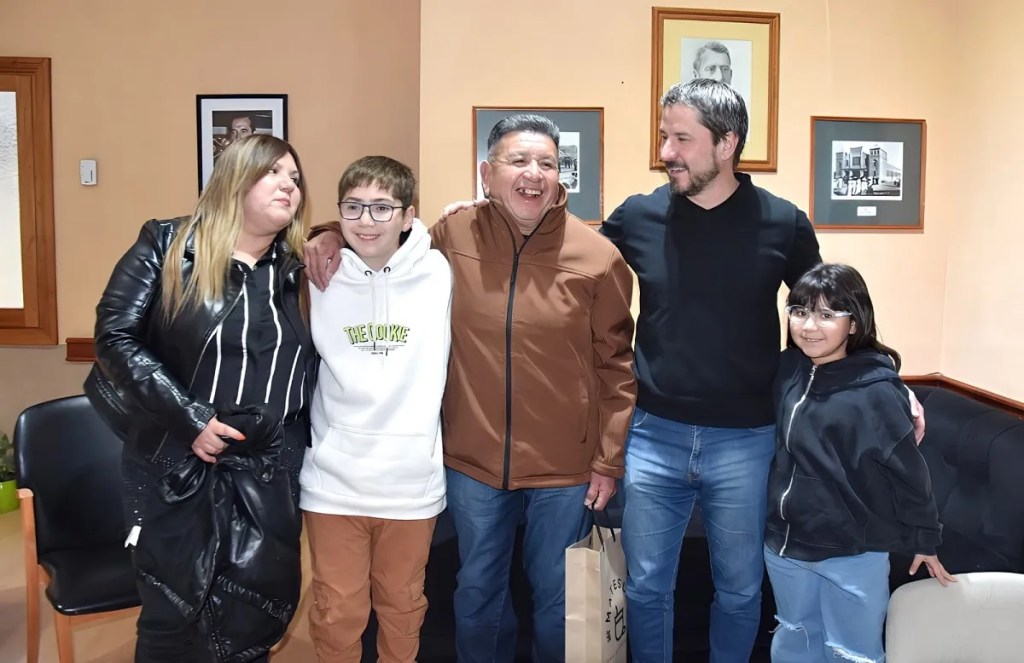 jubilación, empleados municipales, Gerardo Merino, Trelew, Espacios Públicos, Jardín Maternal n.° 2415, Elba Sandobal, Víctor Colihuinca, homenaje, servicios públicos, plazas, espacios verdes, comunidad, Vivero Municipal, ciudad de Trelew