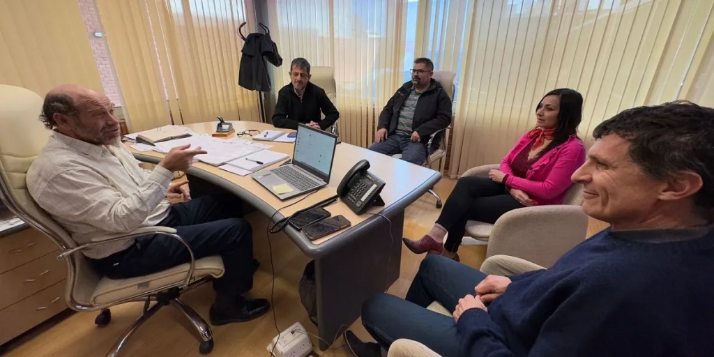 Chubut, IPV, Ignacio Torres, viviendas, Cholila, El Maitén, Gualjaina, reactivación de obras, solución habitacional, obra delegada, Casa Propia, infraestructura, Federico Esteves, Lucía Taylor, desarrollo urbano