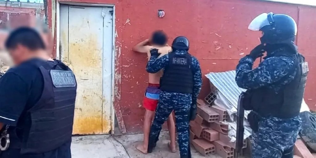 Dos detenidos y elementos secuestrados tras allanamientos en Madryn y&nbsp;Trelew