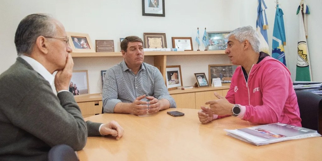 Damián Biss, Círculo de Ajedrez, Club de Boxeo Cenardcam, Rawson, deportes en Rawson, sedes deportivas, Claudio Paolini, Andrés Maidana, planificación urbana, apoyo municipal, Pablo Villalobos, ajedrez, boxeo