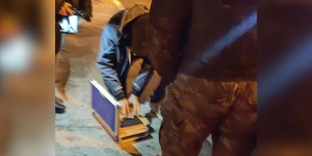 detenido por cannabis, posesión de drogas, Puerto Madryn, cannabis secuestrado, Comisaría Cuarta, Ley 23.737, intervención policial, División Canes, drogas Puerto Madryn, seguridad pública