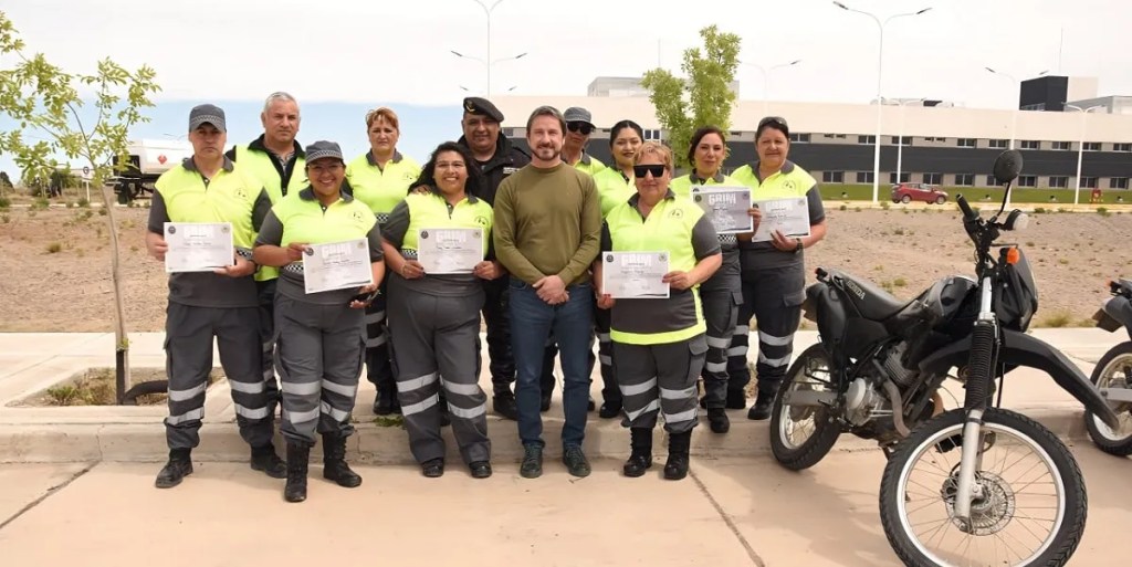 Trelew, capacitación motovehículos, Guardia Urbana, Tránsito Trelew, seguridad pública, Policía del Chubut, Gerardo Merino, Grupo de Respuesta Inmediata Motorizada, GRIM, prevención, formación policial, sargento Ariel Moreira, cabo Juan Lloyd, Cristian Ríos, seguridad en Trelew