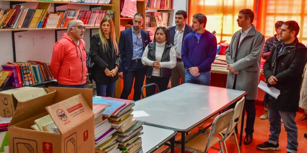 capacitación laboral, reinserción social, jóvenes vulnerables, Ministerio de Desarrollo Humano, Secretaría de Trabajo, Defensa Pública, Trelew, convenio marco, inclusión social, Ignacio Torres, Florencia Papaiani, Nicolás Zarate, Sebastián Daroca, Gerardo Merino, políticas públicas, adolescentes en riesgo