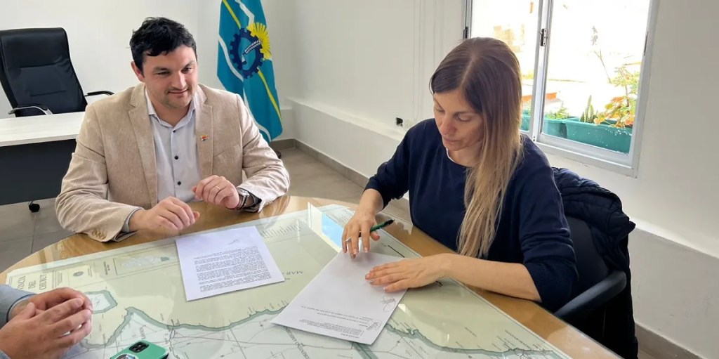 Chubut Trabaja, Ignacio Torres, empleo en Chubut, emprendimiento en Chubut, Florencia Papaianni, Nicolás Zárate, asistencia social Chubut, Ministerio de Desarrollo Humano, Secretaría de Trabajo, desarrollo humano Chubut, inclusión laboral, capacitación laboral Chubut, política de empleo, emprendimiento familiar, reducción de asistencia social, empleo genuino