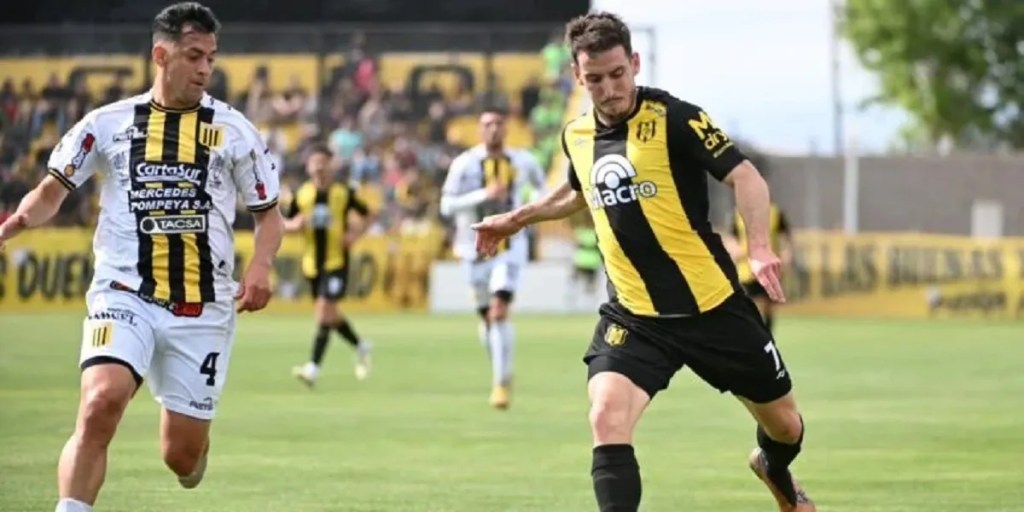 Deportivo Madryn goleó a Almirante Brown y lidera la Zona B a una fecha del&nbsp;final