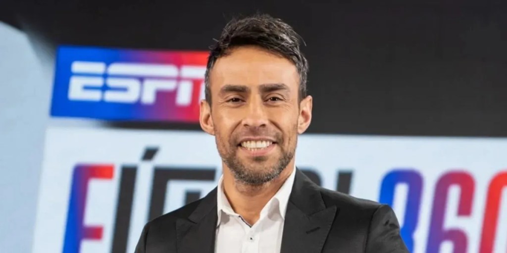 El «Mago» Valdivia fue detenido acusado de violación contra su&nbsp;tatuadora