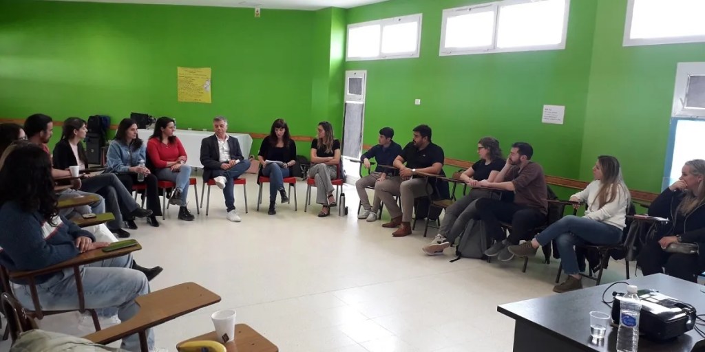 desarrollo provincial, liderazgo joven, Escuela Federal de Desarrollo, Puerto Madryn, CFI, energías renovables, formación en gestión, Lara Mac Donnell, Verónica Pérez, Geneia, Aluar, sustentabilidad, innovación tecnológica, proyectos estratégicos, gobierno del Chubut