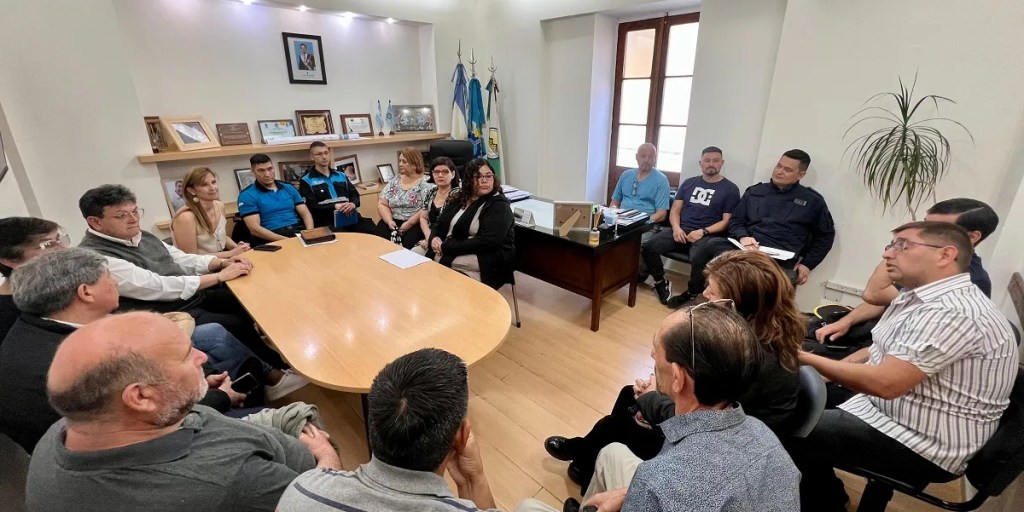 seguridad en Rawson, Karina Barneche, Juan Emilio Villagrán, Daniel Fortunato Jara, Comisaría de Rawson, vecinales barriales, seguridad ciudadana, trabajo conjunto, colaboración vecinal, Municipalidad de Rawson, seguridad local