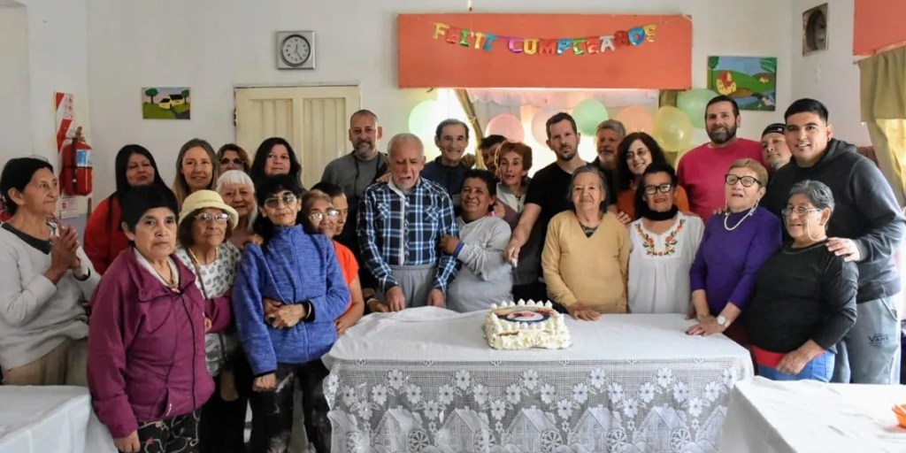 aniversario, Trelew, adultos mayores, centro de día, festejo, autoridades municipales, recreación, salud, estimulación cognitiva, contención social, inclusión, derechos, baile, almuerzo, comunidad