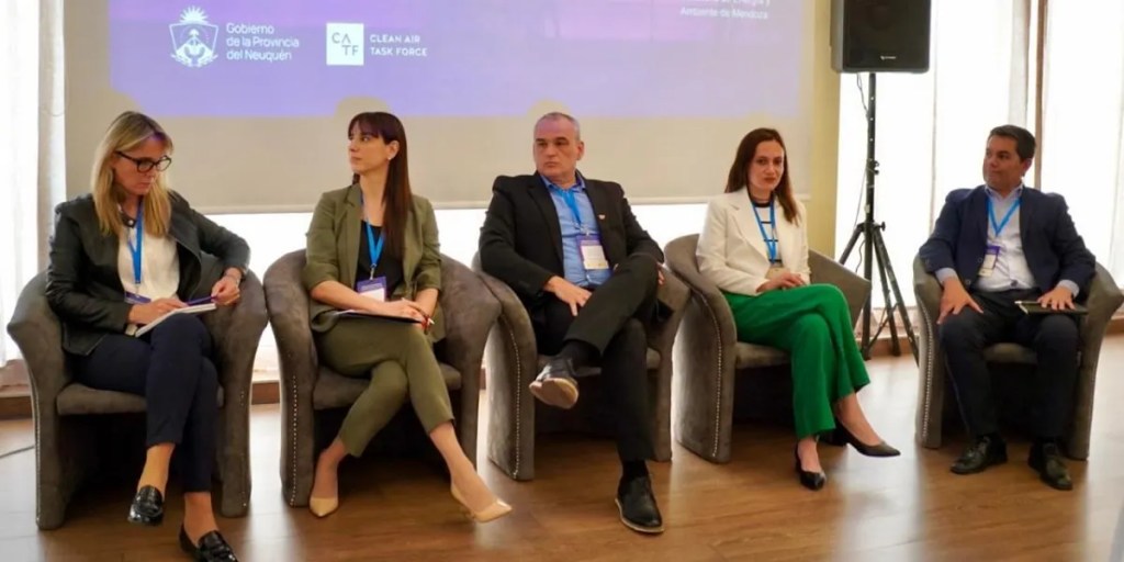 Chubut presentó una normativa ambiental pionera en un seminario sobre hidrocarburos en&nbsp;Neuquén