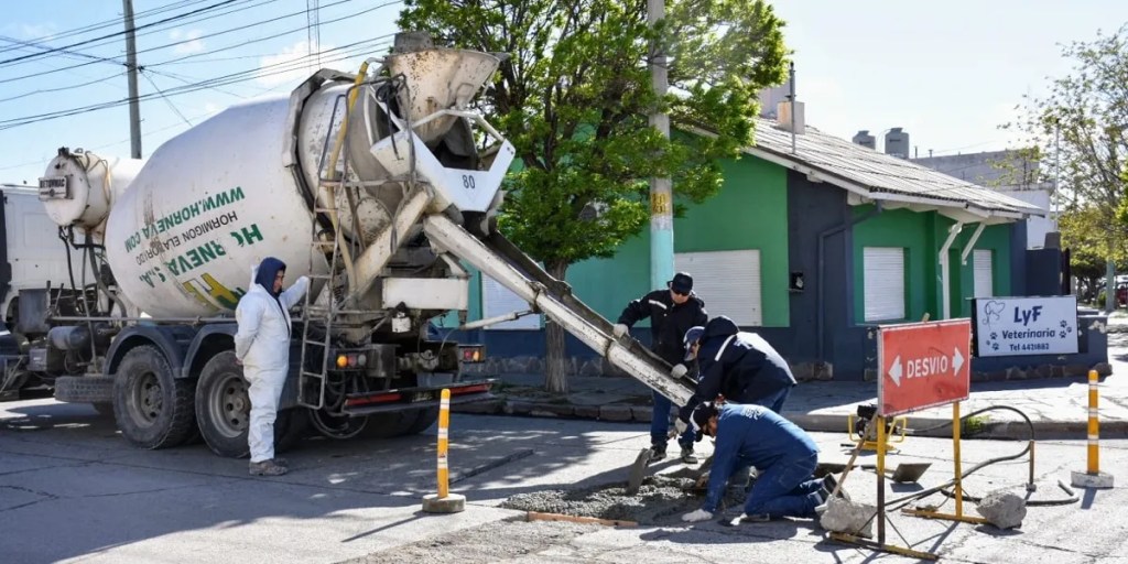 Avanzan las obras de reconstrucción de calzada en importantes intersecciones de&nbsp;Trelew