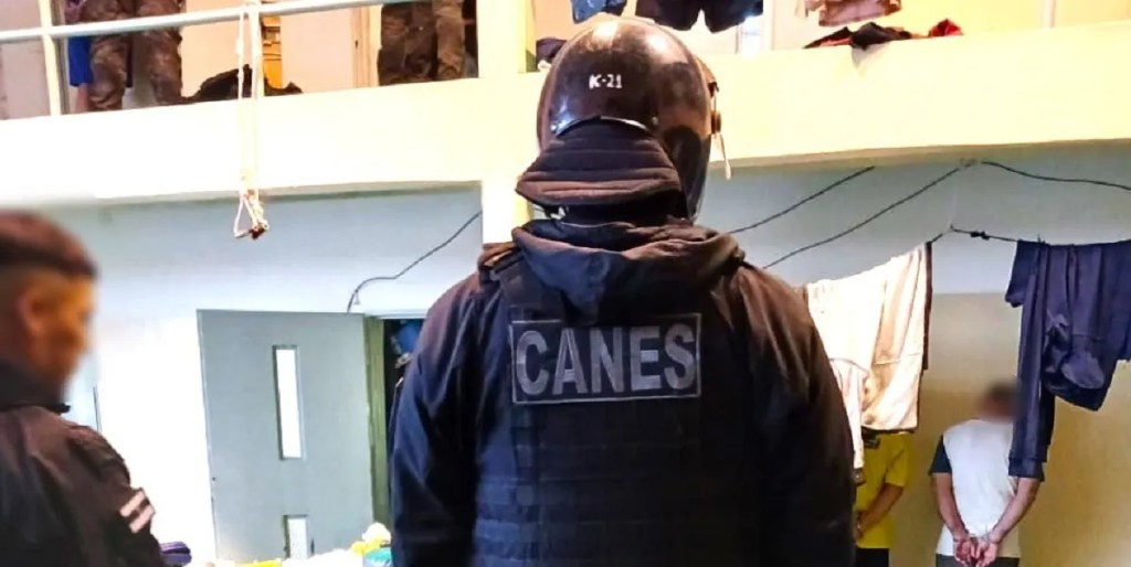 requisa penitenciaria, Policía del Chubut, Trelew, Instituto Penitenciario Provincial, drogas incautadas, armas peligrosas, seguridad penitenciaria, Grupo de Intervención Especializado, Elvio Terán, sección Canes, operativo policial, estupefacientes, narcotráfico