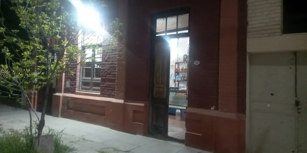 hurto Dolavon, detención menor, mercado Juliancito, policía Dolavon, robo en comercios, menor aprehendido, incidente policial, Dolavon seguridad, aprehensión 2024, crimen en Dolavon