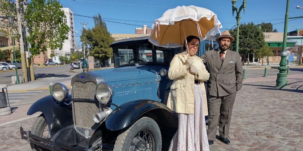 Viajeros del tiempo, patrimonio cultural Trelew, sitios históricos Trelew, Museo Regional Pueblo de Luis, Teatro Español Trelew, Hotel Touring Club, intervenciones artísticas, aniversario Trelew, cultura en Trelew, historia de Trelew, actividades culturales, ballet Jorge Ñancunao, Chacay Sureño, arte en Trelew, eventos en Trelew, Museo Municipal de Artes Visuales