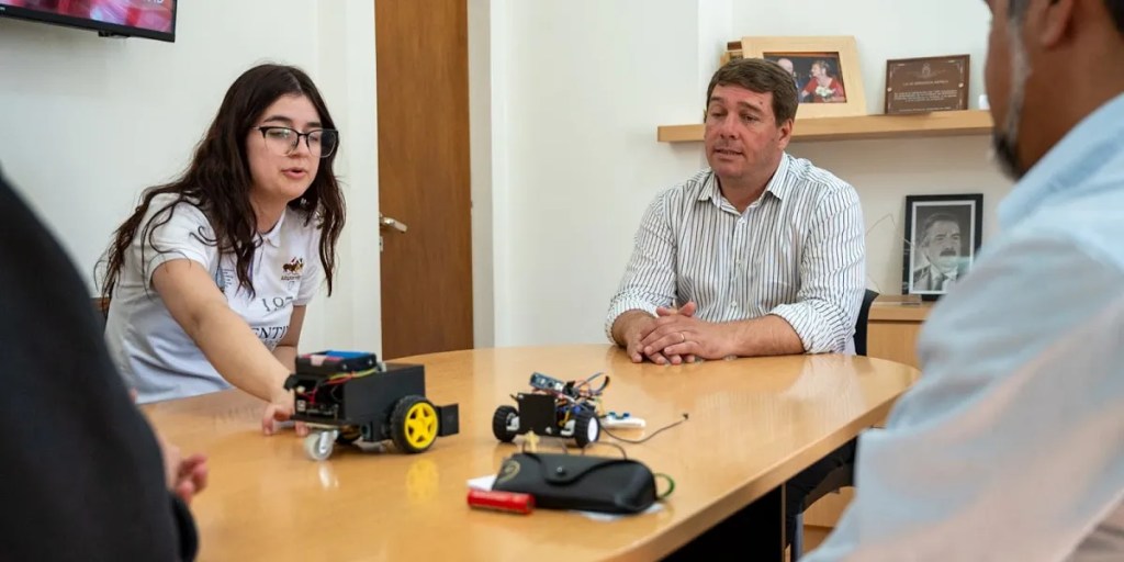 Jóvenes de Rawson participarán en una competencia internacional de robótica en Bahía&nbsp;Blanca